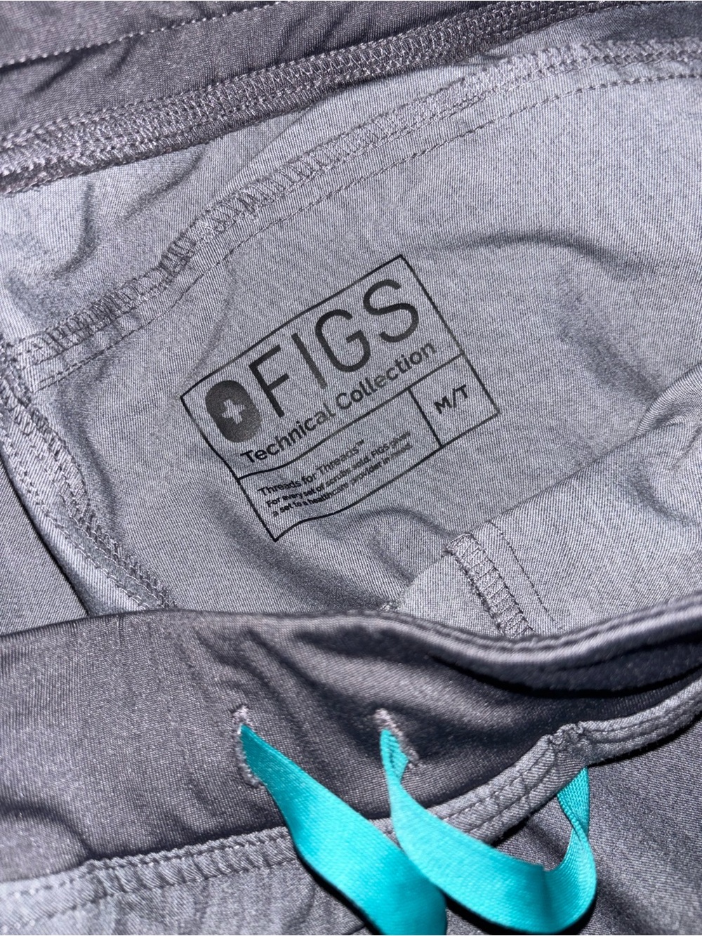 Figs Graphite Scrub Set - Picture 3 of 4